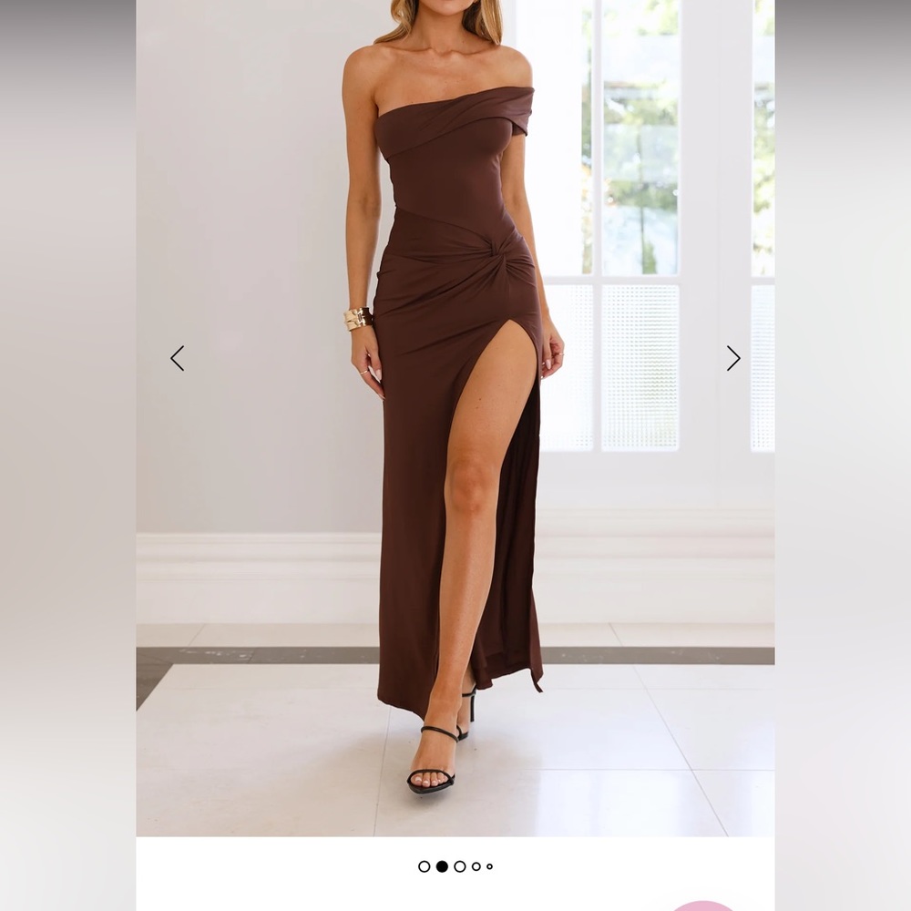 NEVER WORN🤎 HELLO MOLLY LAVISH LUXE OFF SHOULDER MAXI DRESS BROWN